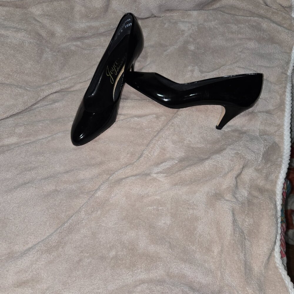 Slightly Used Joyce Black Vinyl 2" Heels Sz 6N - Picture 4 of 4